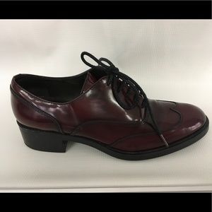 Oxfords with laces gently *very good condition